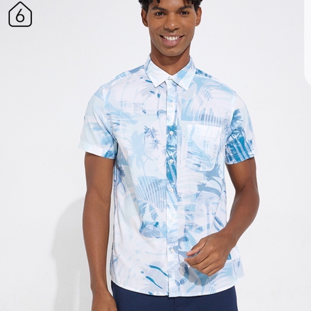 American Eagle Photoreal Resort Floral Shirt